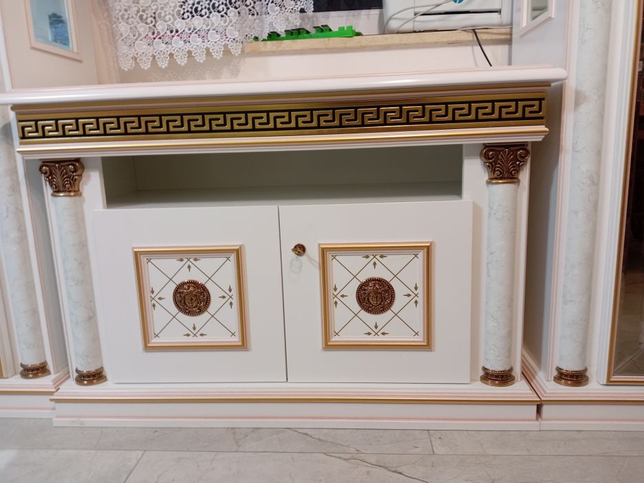 Ekskluzywna komoda  włoska Versace