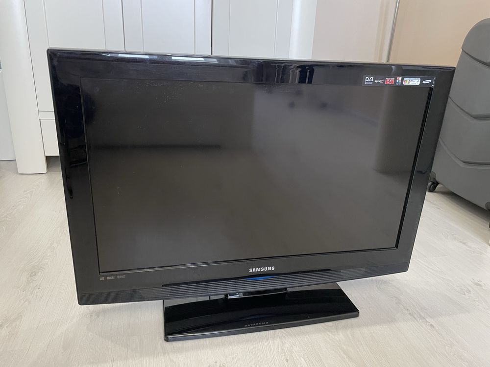 Телевізор Samsung LE32B350F1W