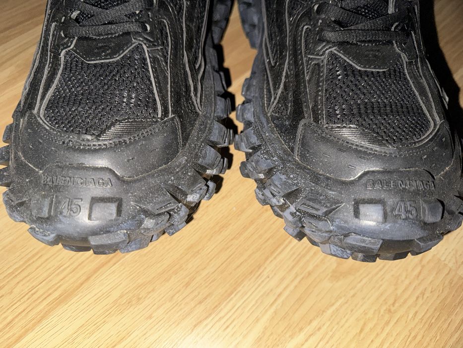 Balenciaga defender 45 46