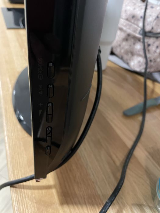 TV Samsung 22” – Modelo LE22B450C4W – Impecável + Comando Original