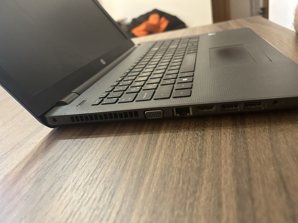 Ноутбук HP 15 дюймів i3