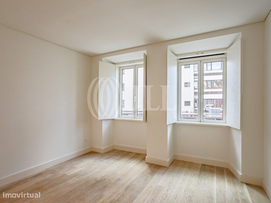 Apartamento T0, com terraço, localizado no São Bento 21