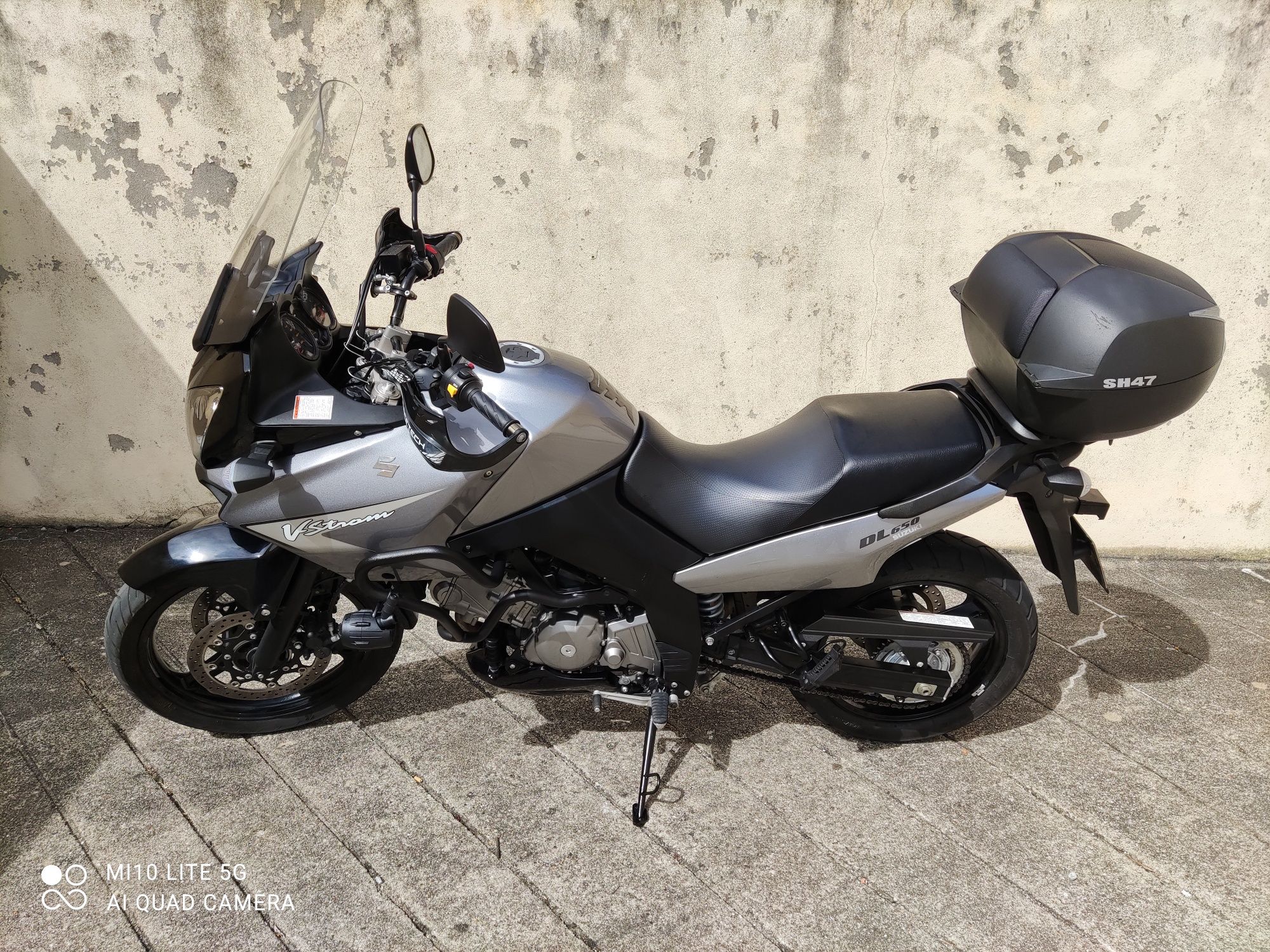 Suzuki Vstrom DL 650 Com 20.000 Km