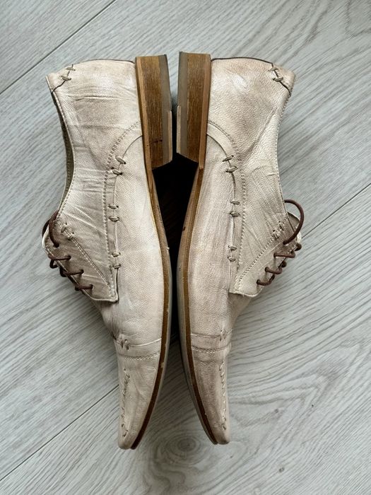 Eleganckie buty Badura w jasnym kolorze ze skóry licowej