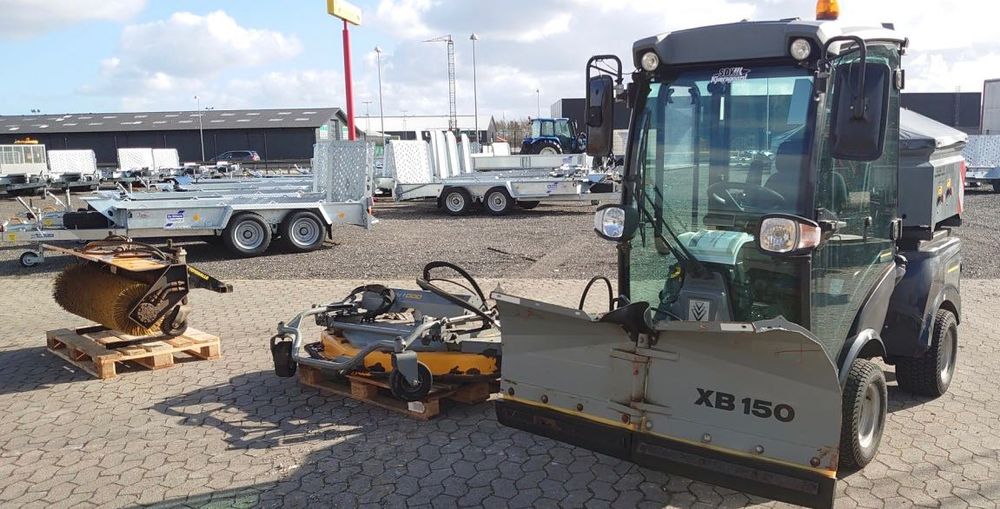 Zamiatarka przemysłowa Karcher Mic 34 C Kosiarka piask Plug Klima