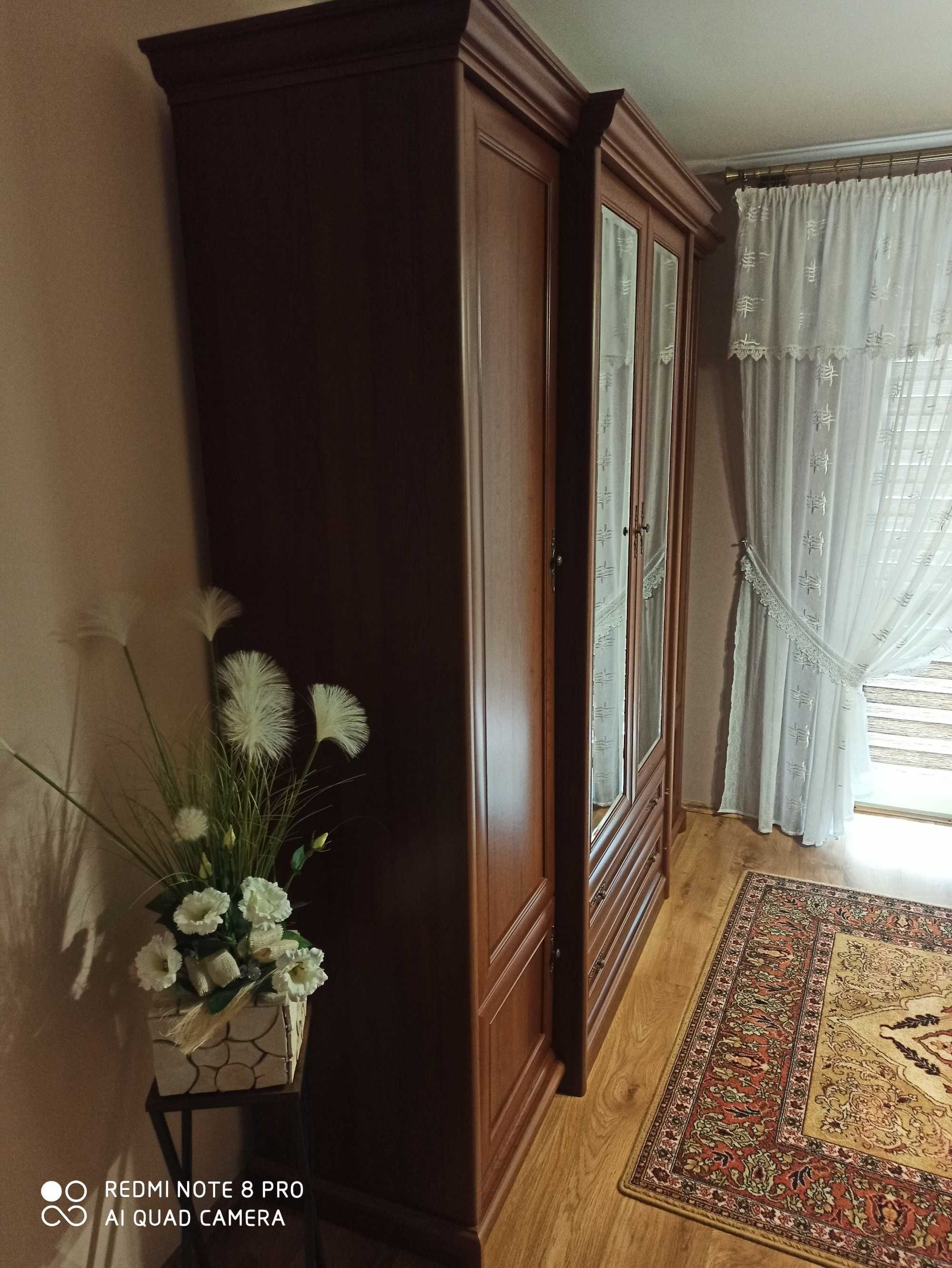 Sprzedam szafę 4 drzwiową