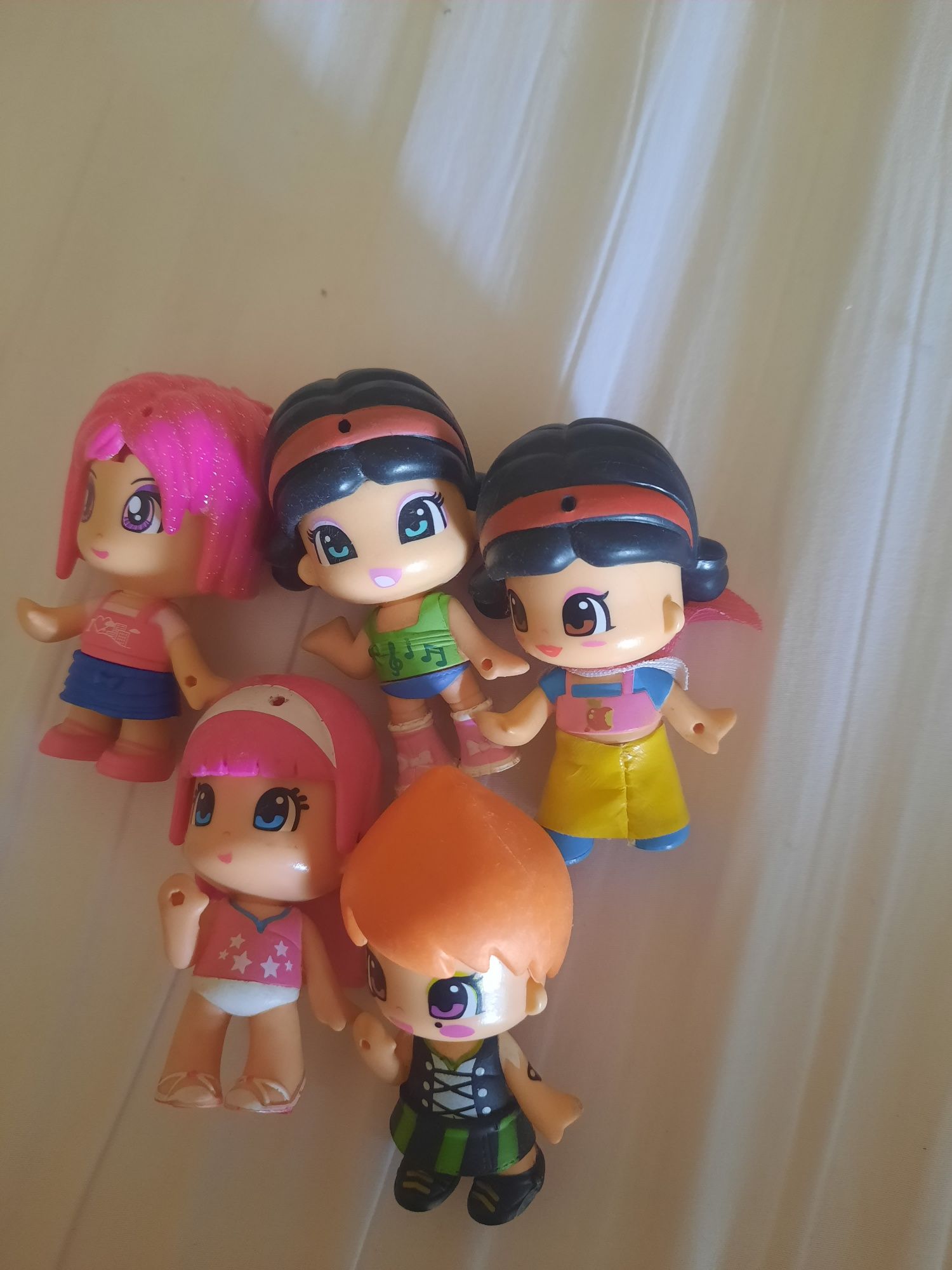 As 5 bonequinhas = 5 euros