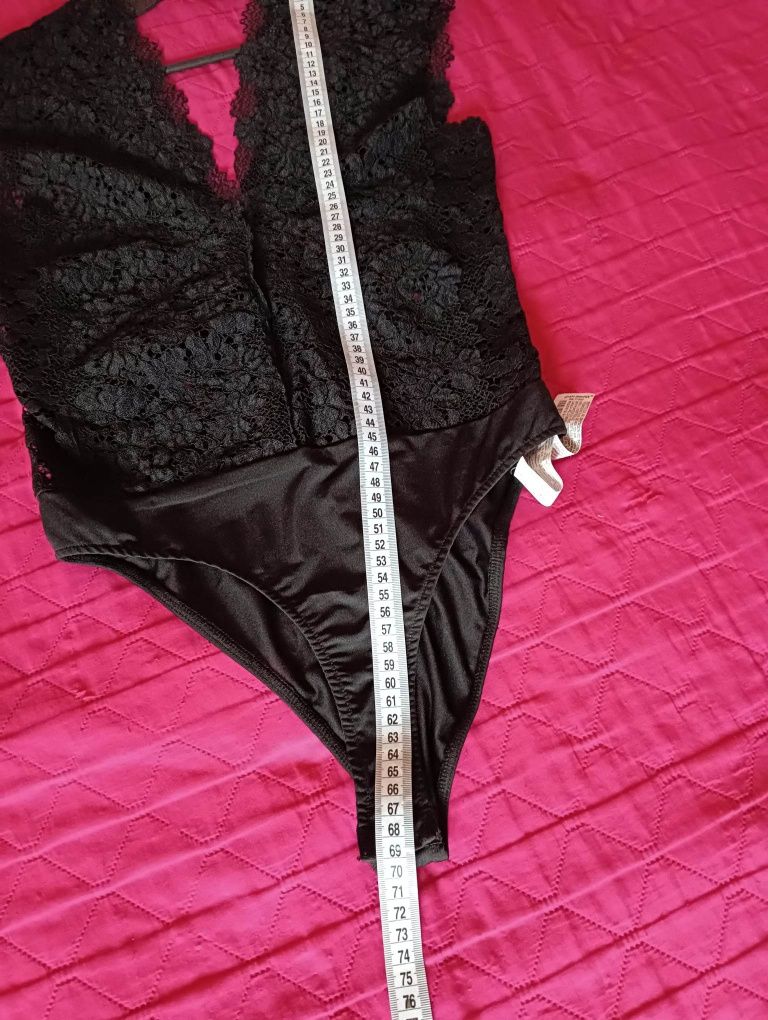 Koronkowe body Zara