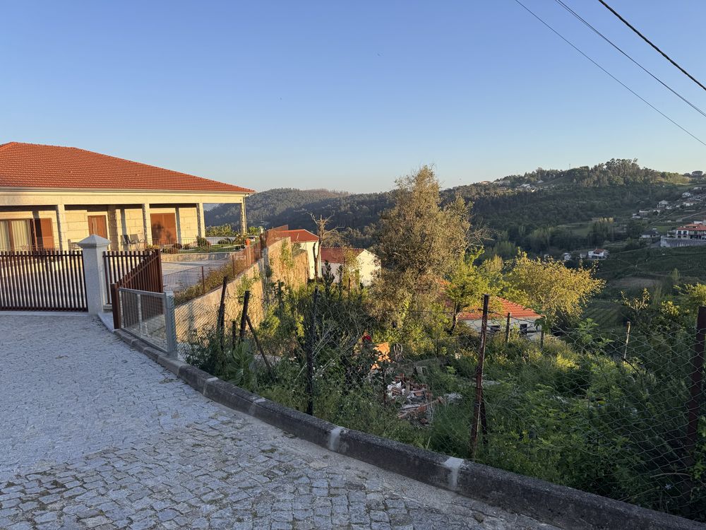 Lote terreno de construção  em Freixo de Cima  (Amarante)