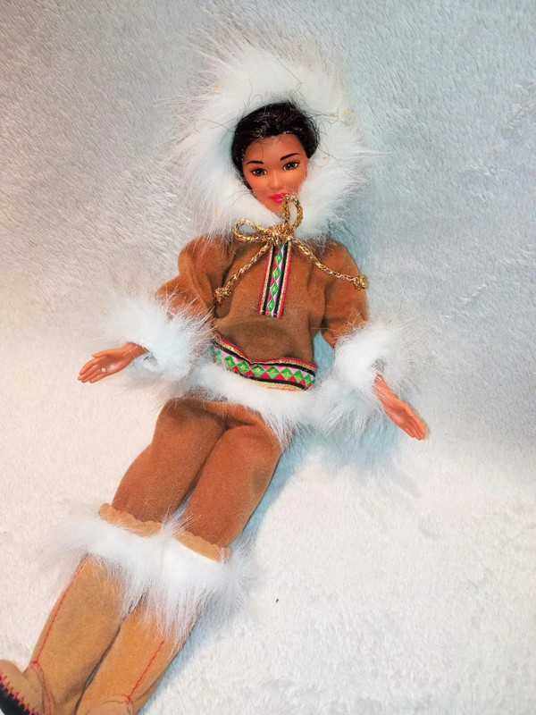 Piękna lalka seria Dolls Of The World Arctic 1997 Mattel