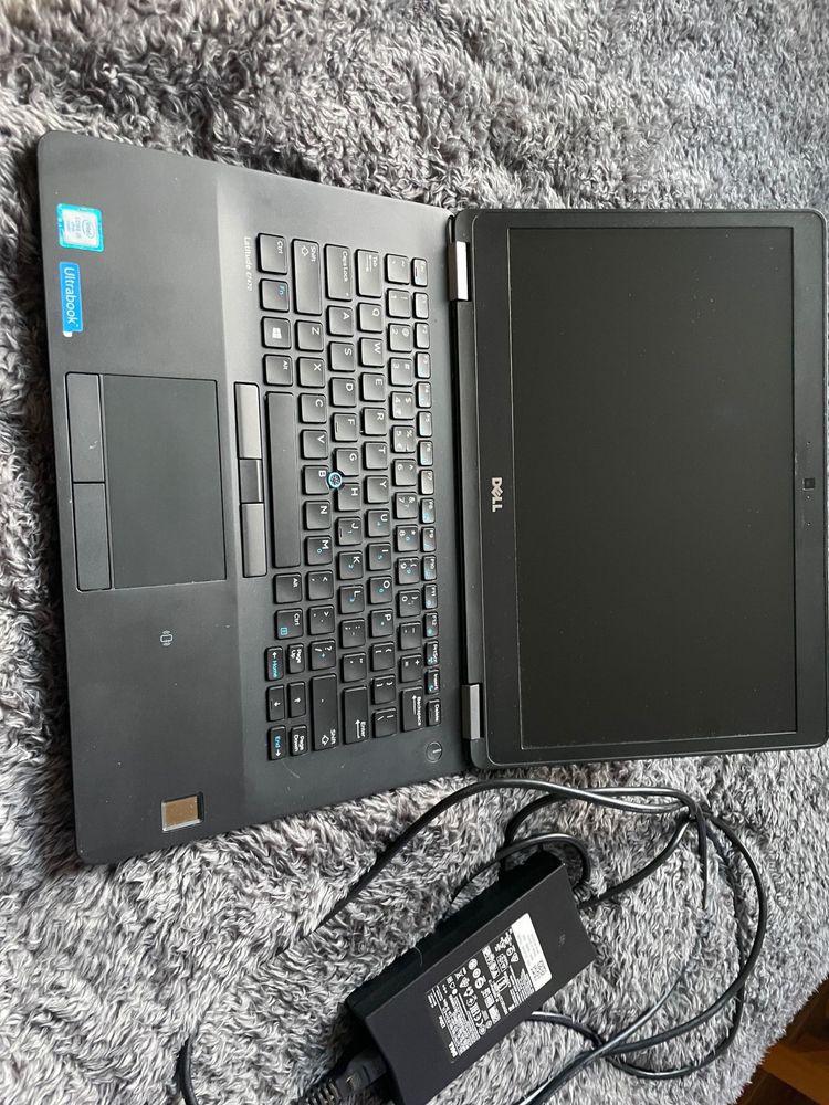 Dell ultrabook.  I5 SSD Windows 10 Super stan