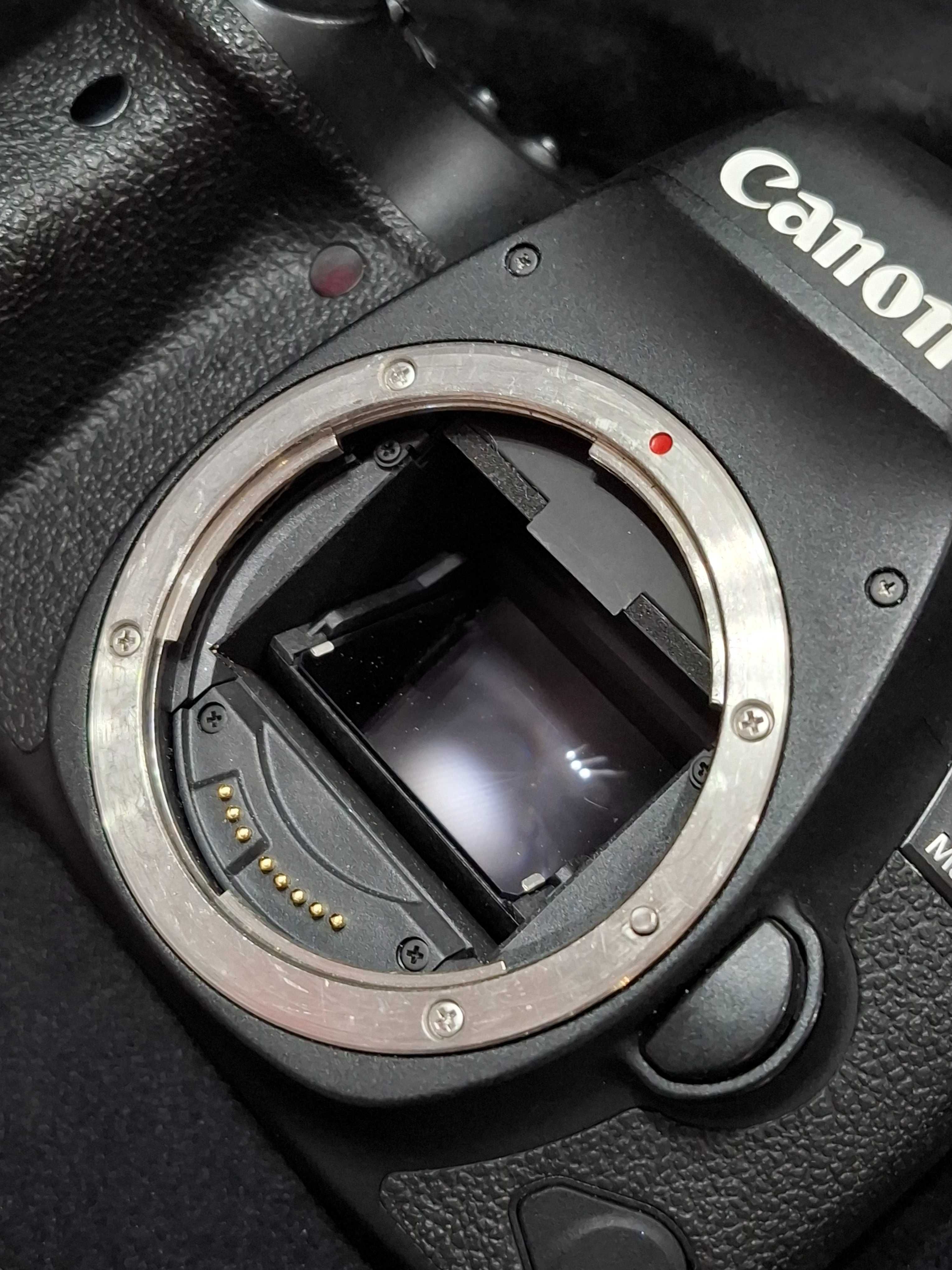 ZADBANY Aparat Canon EOS 6D Mark II torba 2x aku ładowarka lustrzanka