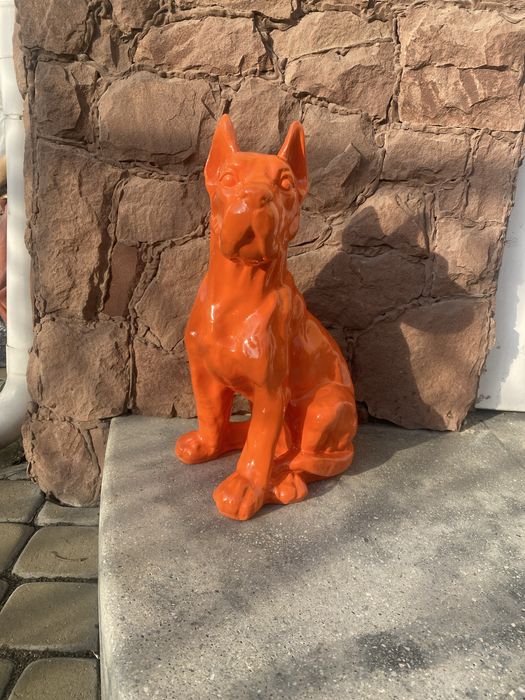 Скульптура собачки з полістоуну