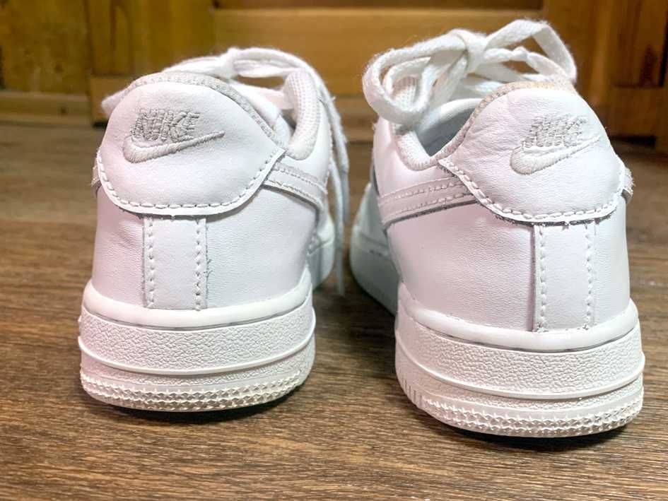 Детские кожаные  кроссовки Nike Air Force 1(р.31.5)