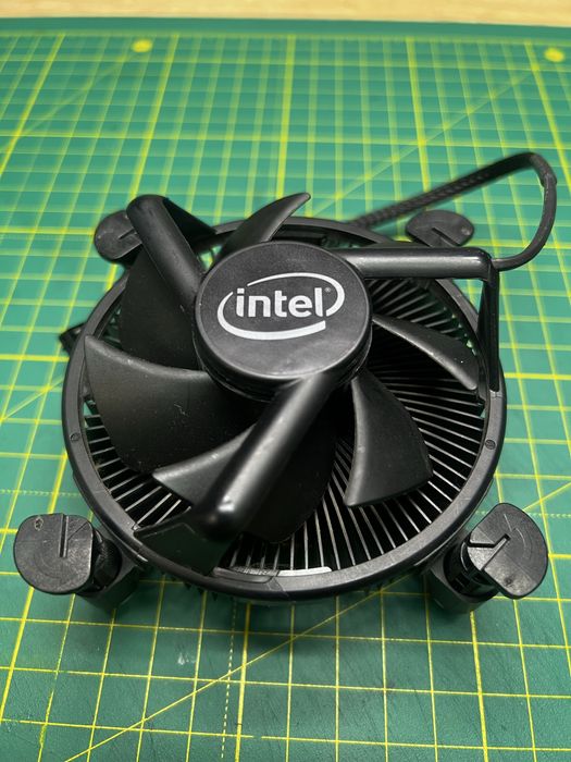 Кулер intel боксовый LGA 1200
