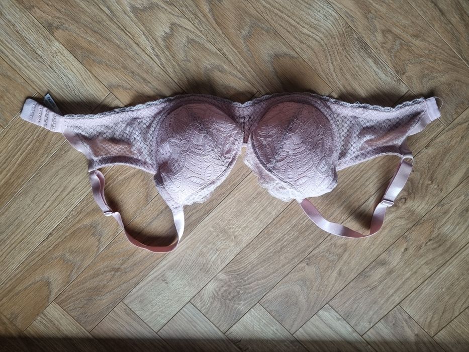 Biustonosz usztywniany z koronką 70G Esotiq