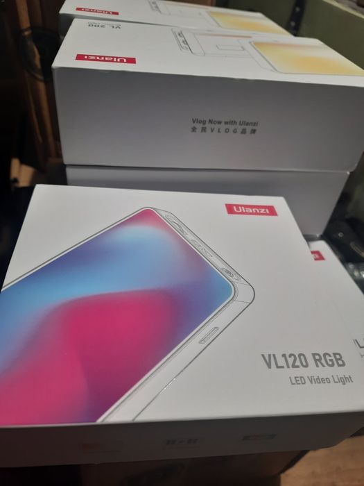 Накамерне світло з регулятором яскравості Ulanzi VL120 RGB