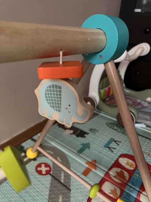 Дитячий деревяний розвиваючий центр