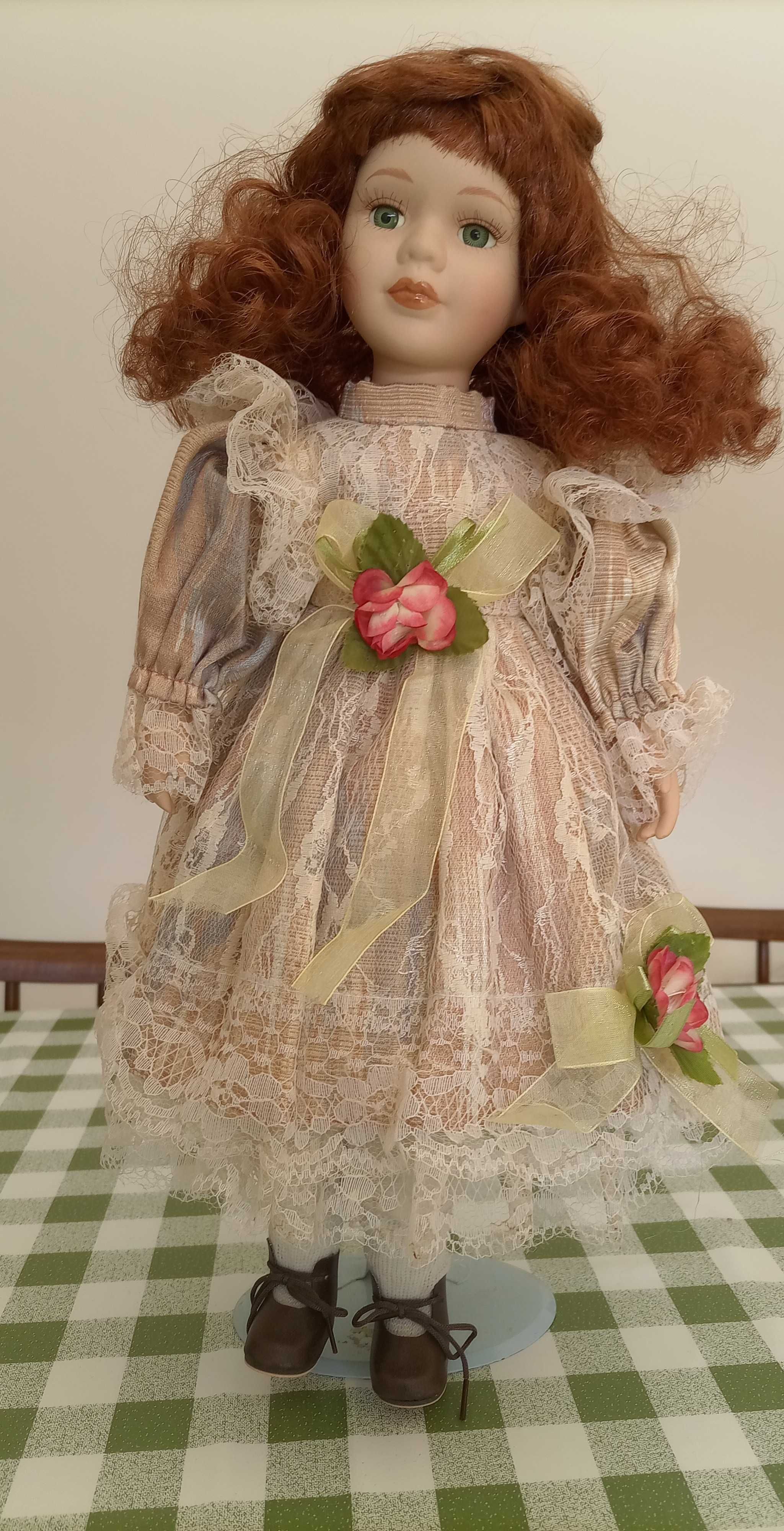 Boneca de porcelana