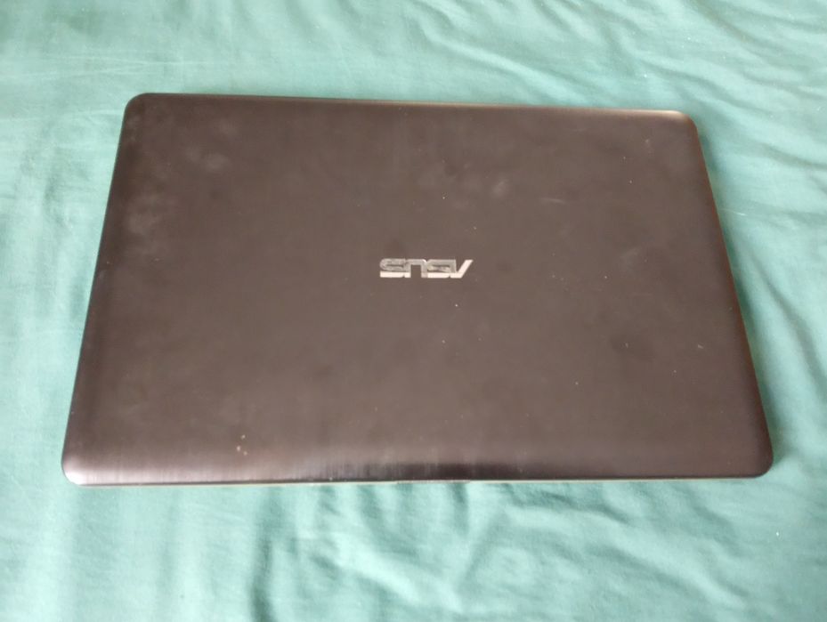Laptop Asus i3/8GB/240GB SSD/Win 10