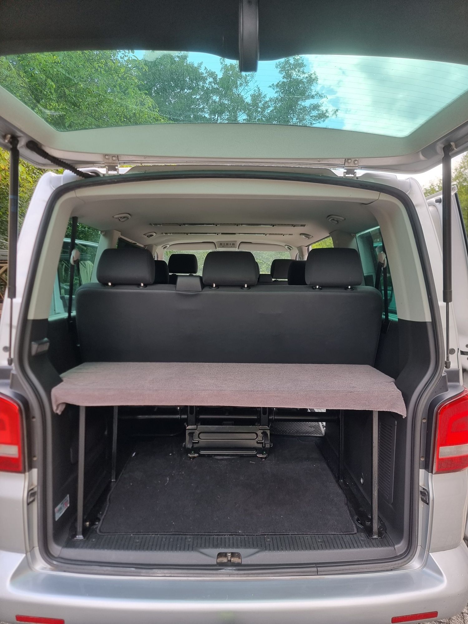Volkswagen VW T5 Caravelle Facelift 9-osobowy
