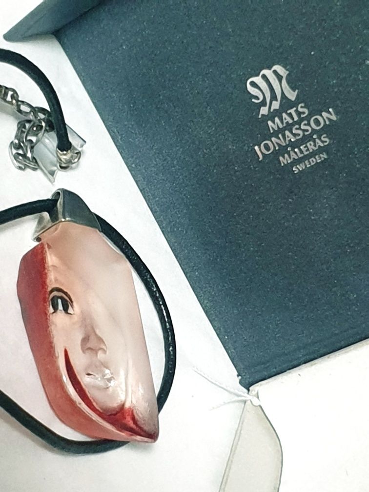 Fantástico colar em vidro artístico com prata Mats Jonasson