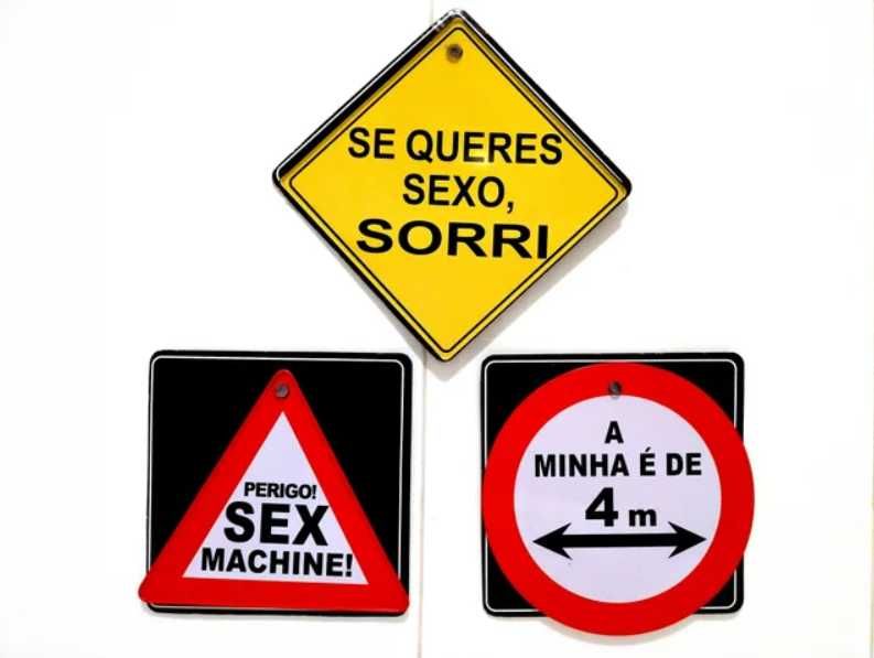 3 Placas em Metal com Ventosa - Novas e seladas