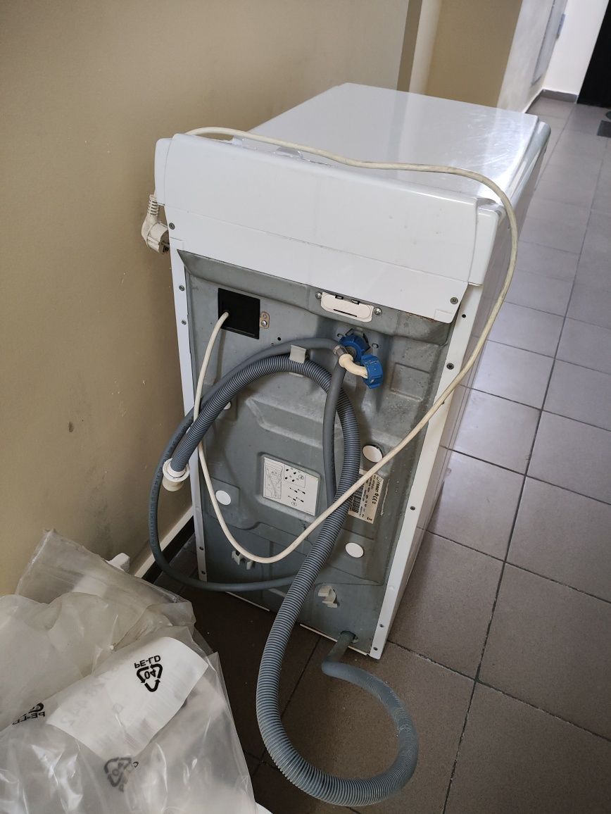 Пральна машинка Indesit WITP82. Вертикальне завантаження