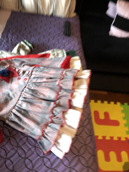 Vendo 2 vestidos da marca Miranda tamanho 4 anos novo