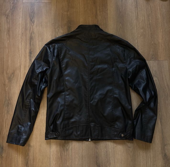 Шкіряна курточка