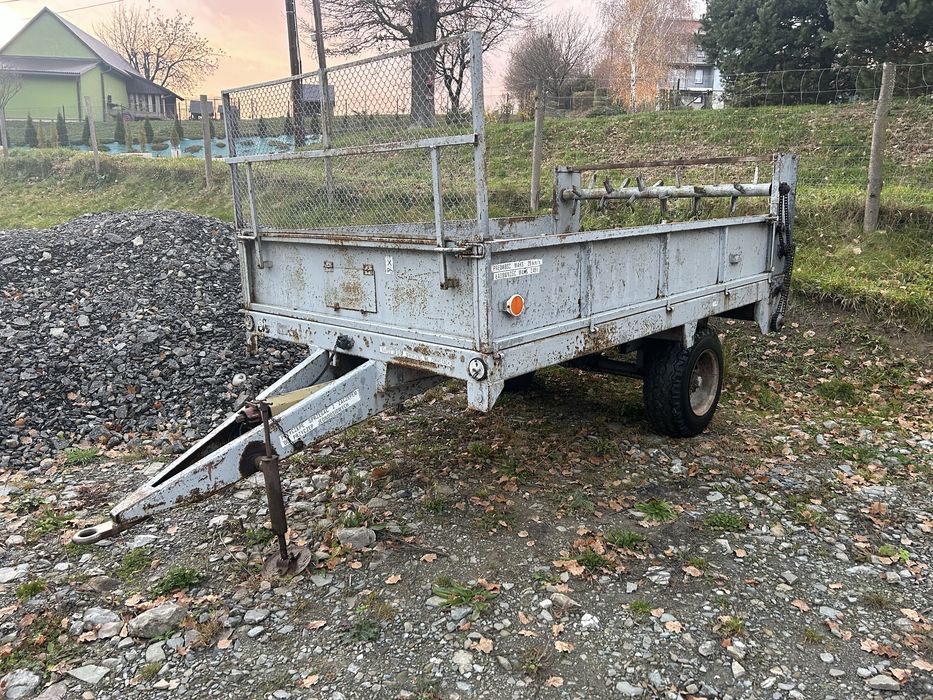 Mały polski rozrzutnik obornika Agromet 2.5t orginal