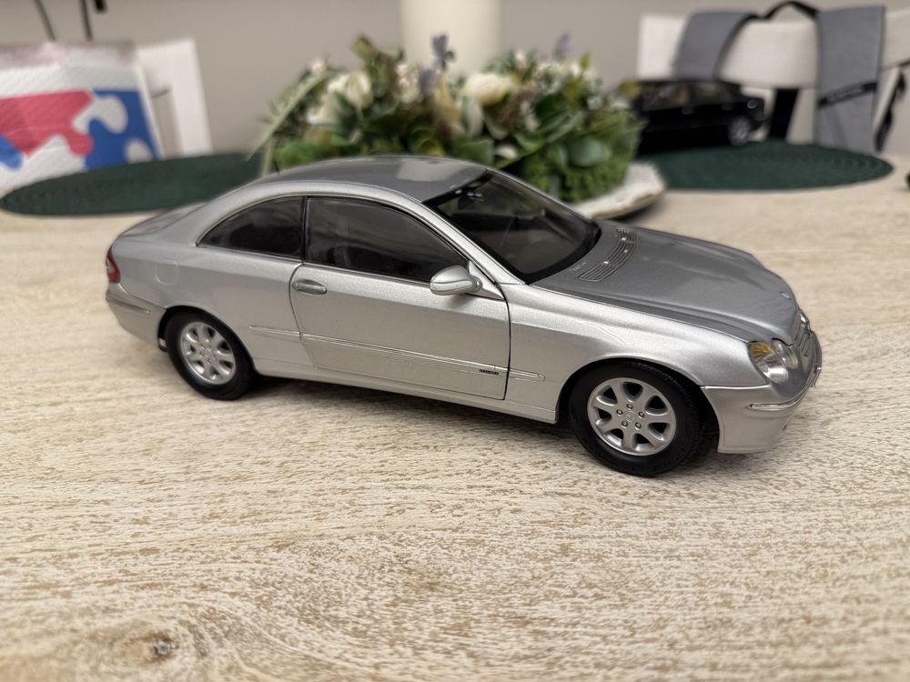 Model auta KYOSHO 1:18 Mercedes-Benz CLK Coupe W209