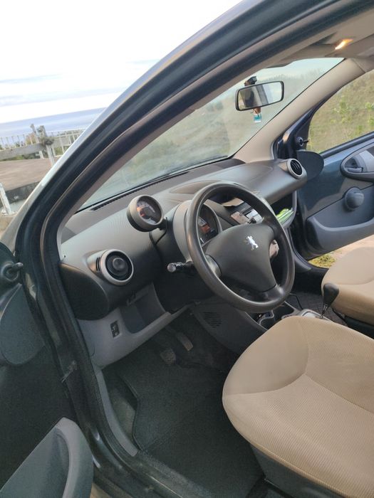 Toyota/ Peugeot automático