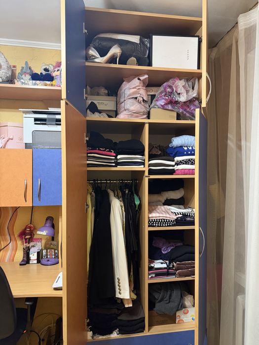 Мебель в детскую шкаф стол дитяча трюмо