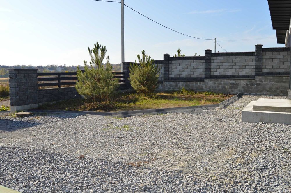 Будинок з фальцевим дахом та панорамним заскленням 75м² та 4 сот Тинне