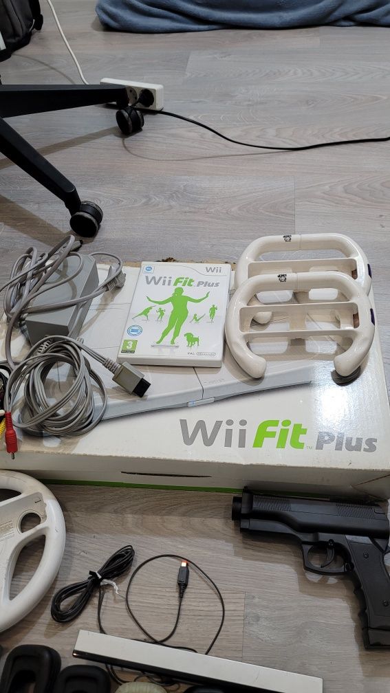Vendo wii muito completa