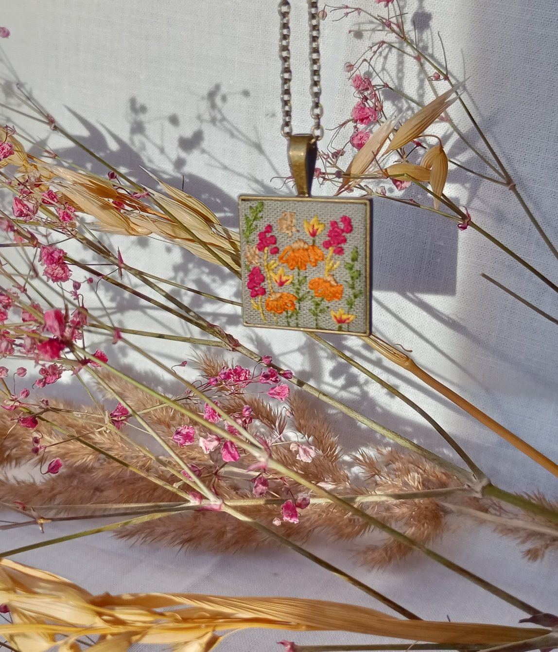 Haftowana biżuteria - naszyjnik handmade