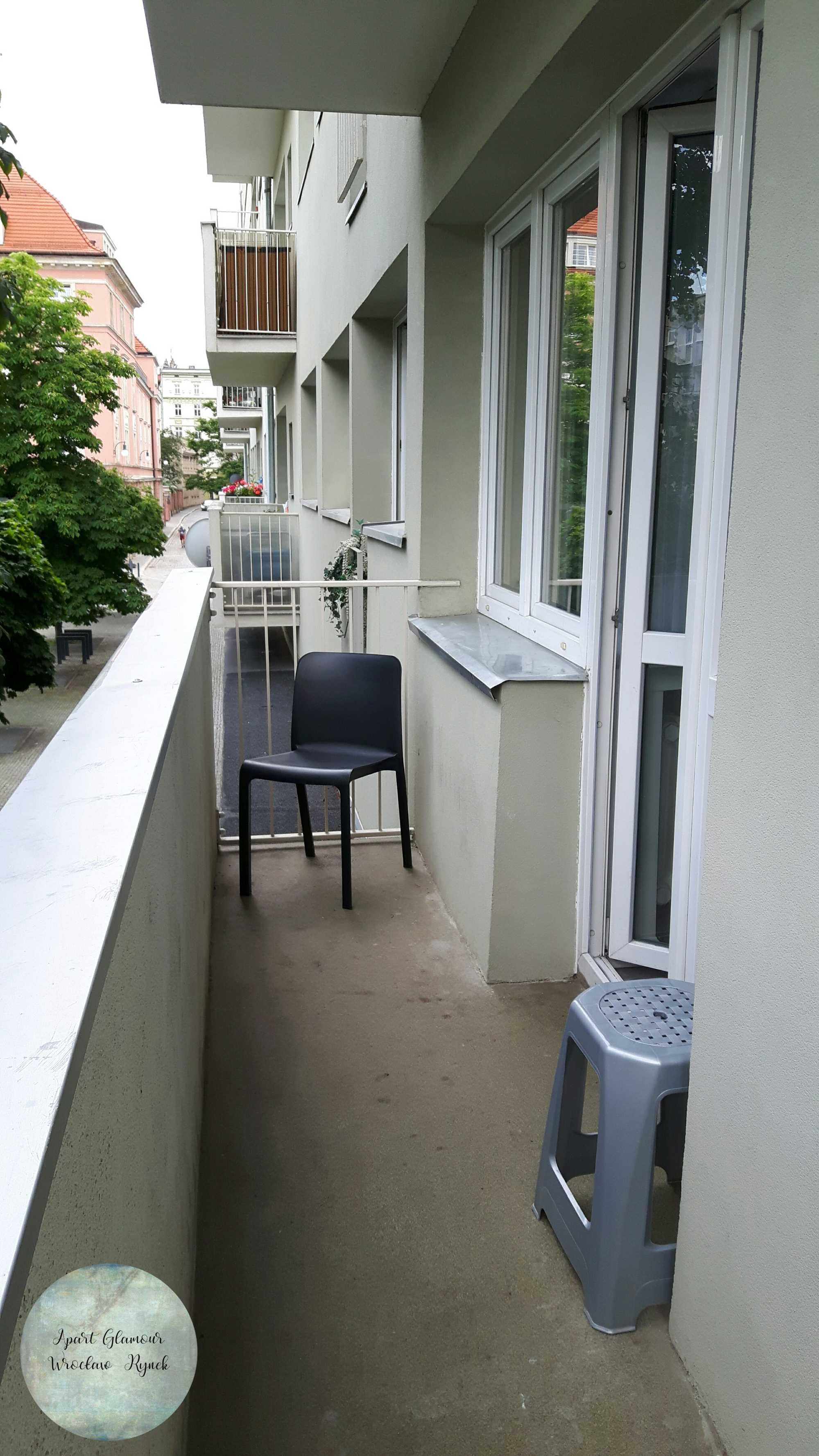 Piękny Apartament przy Rynku z balkonem 1p. 2 pok. na doby - Rynek Wro