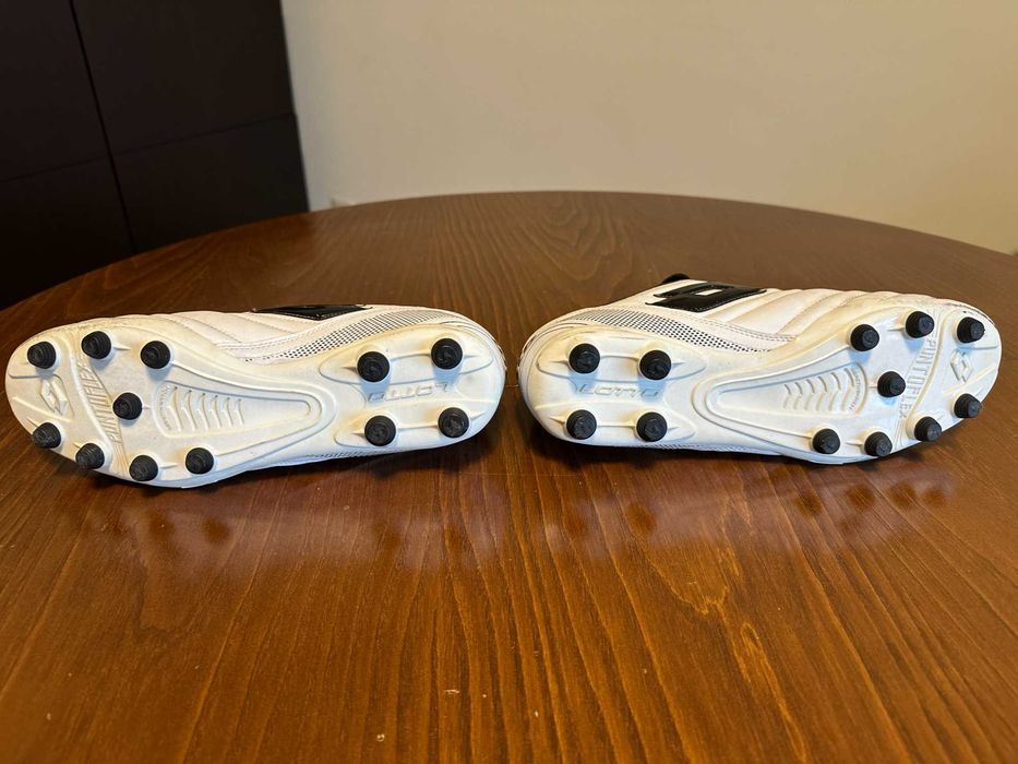 Chuteiras Loto brancas nr. 43