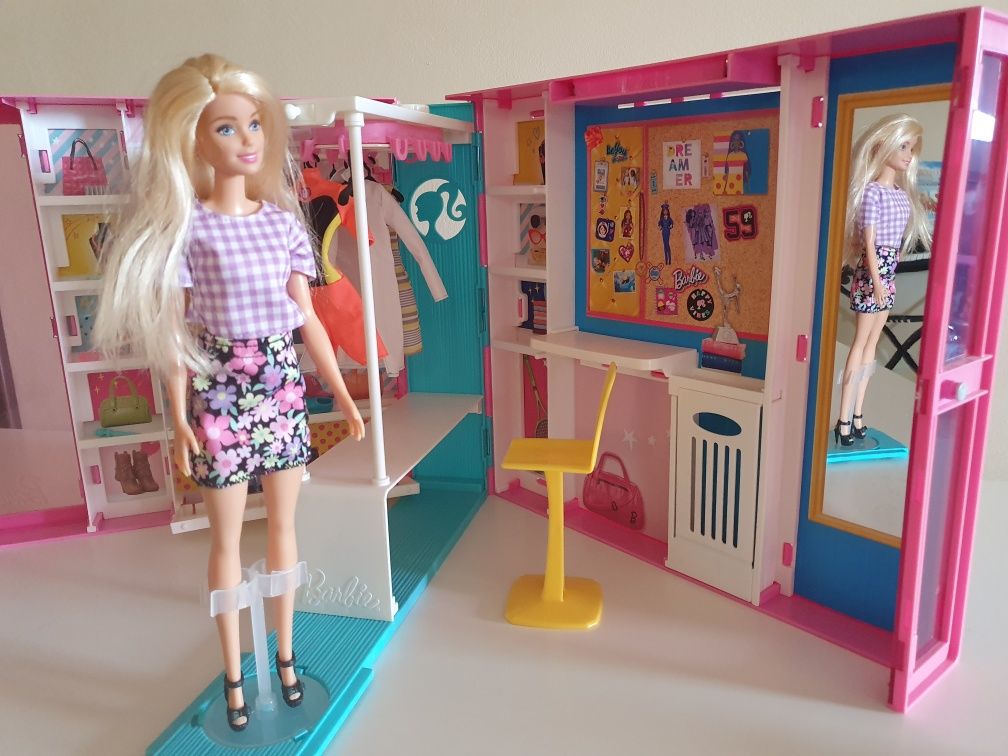 BARBIE Fashionistas Wymarzona szafa GBK10