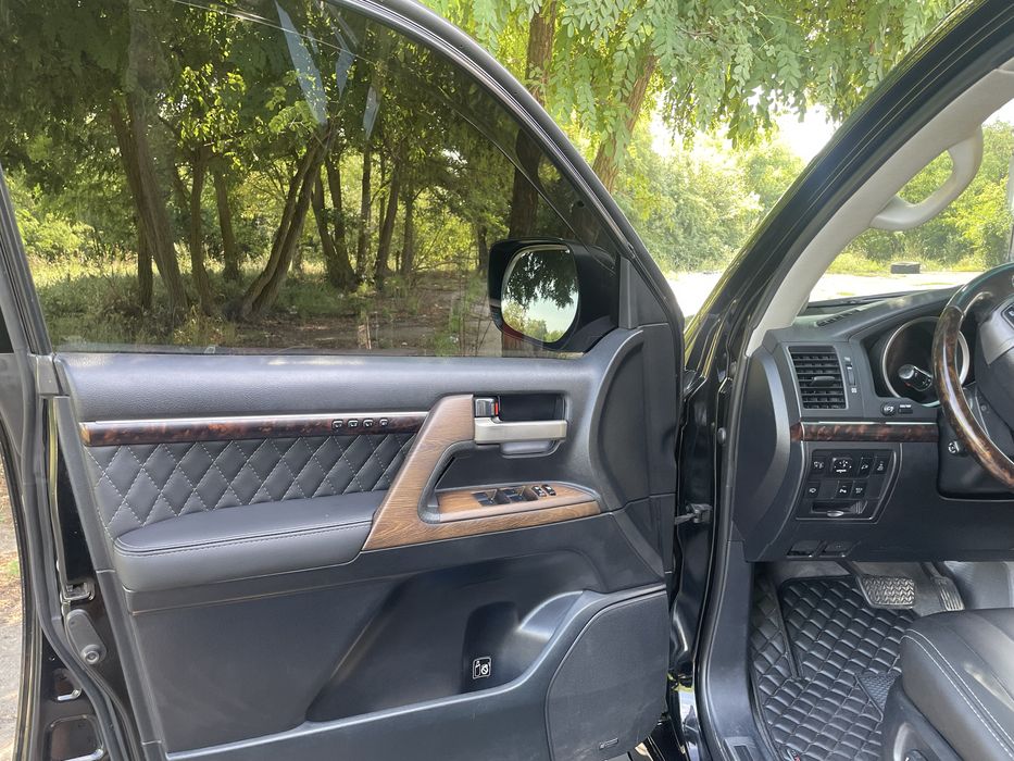 200 крузак 2011 года