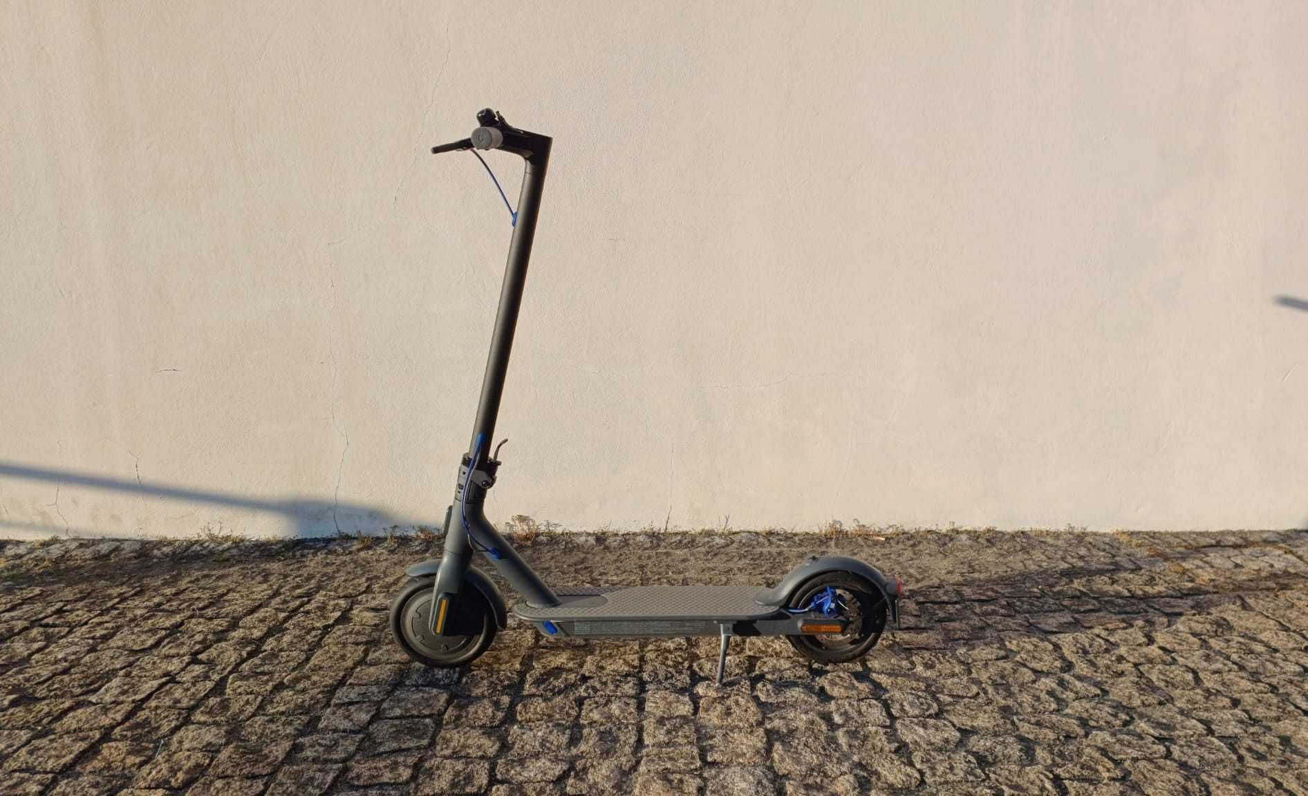 Trotinete Elétrica Xiaomi Mi 3 Preta
