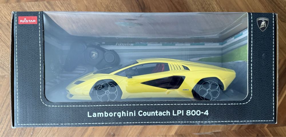 Auto zdalnie sterowane Rastar Lamborghini Countach LPI 800-4 1:16 RC