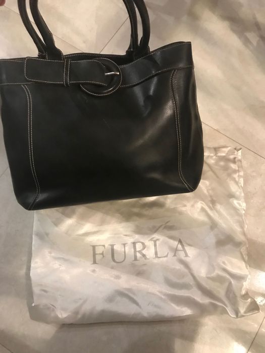 Mala preta da Furla - tamanho M