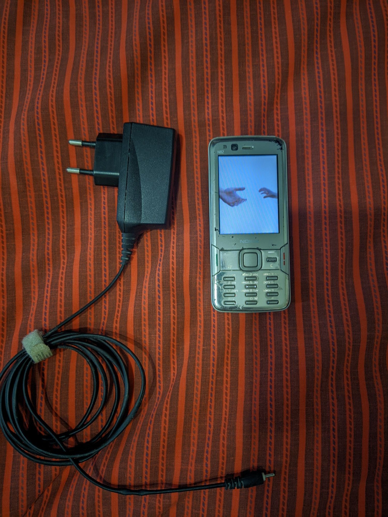 Philips E103, Nokia N 82, Nokia 1100.