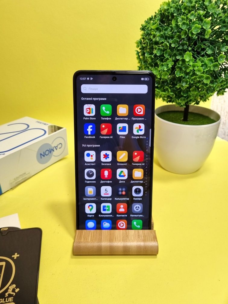 Продам телефон Tecno Camon 20 Pro Nfc 8+8/256 gb гарний стан