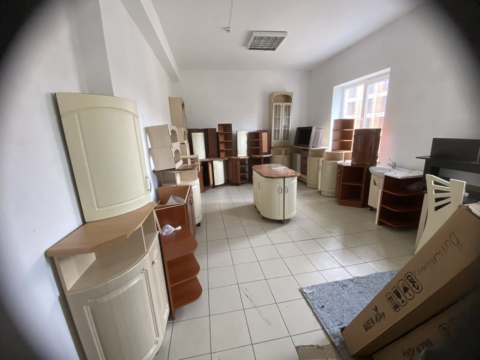 Розпродаж кухонних тумб