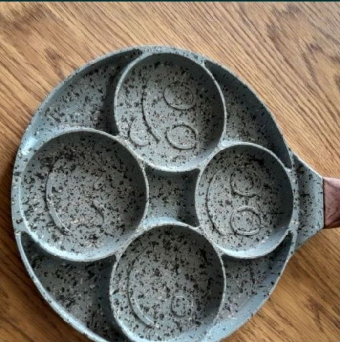 Patelnia panterki buźki emotki racuszki