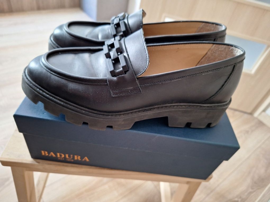 Buty obuwie mokasyny czarne skórzane damskie Badura 42