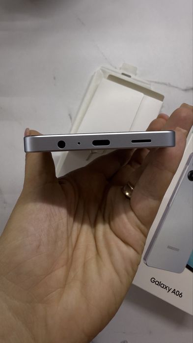 Смартфон Samsung Galaxy A06 4/128GB Light Blue